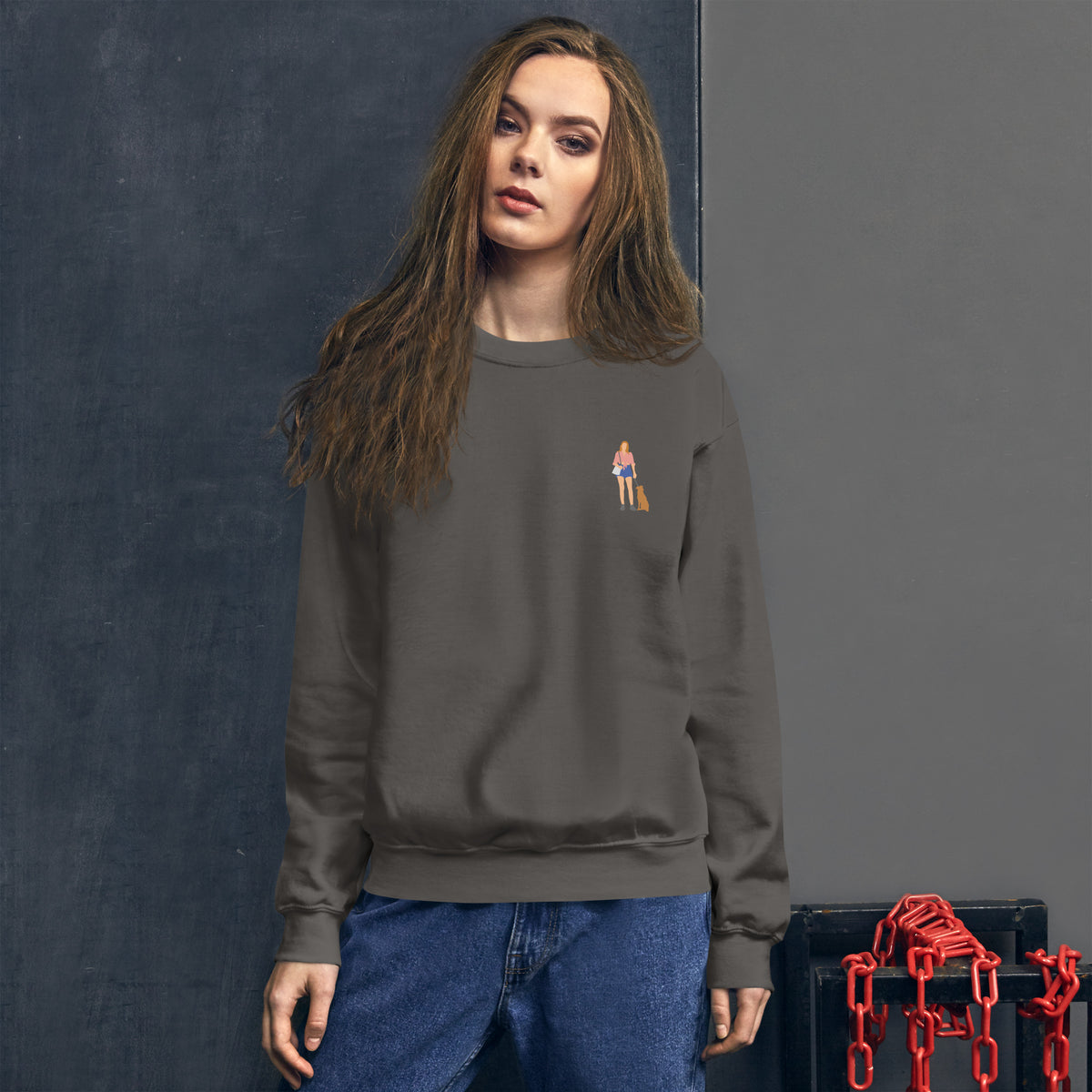 Hondenliefhebbers sweatshirt lifestyle mockup worn in casual outfit styling