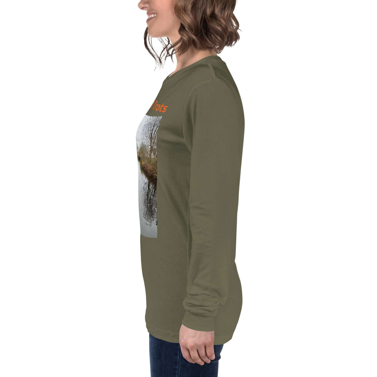 Eindhoven Trots long sleeve t-shirt featuring a photo of a canal in Eindhoven with natural light.