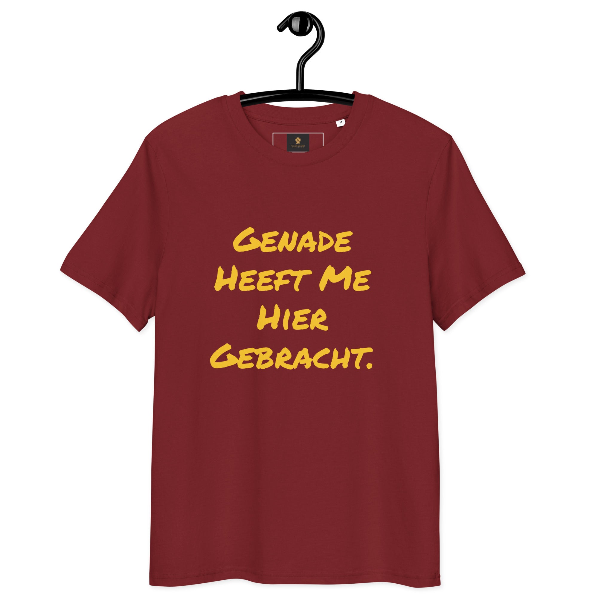 Genade T-Shirt in black featuring bold yellow text saying 'Genade Heeft Me Hier Gebracht.'