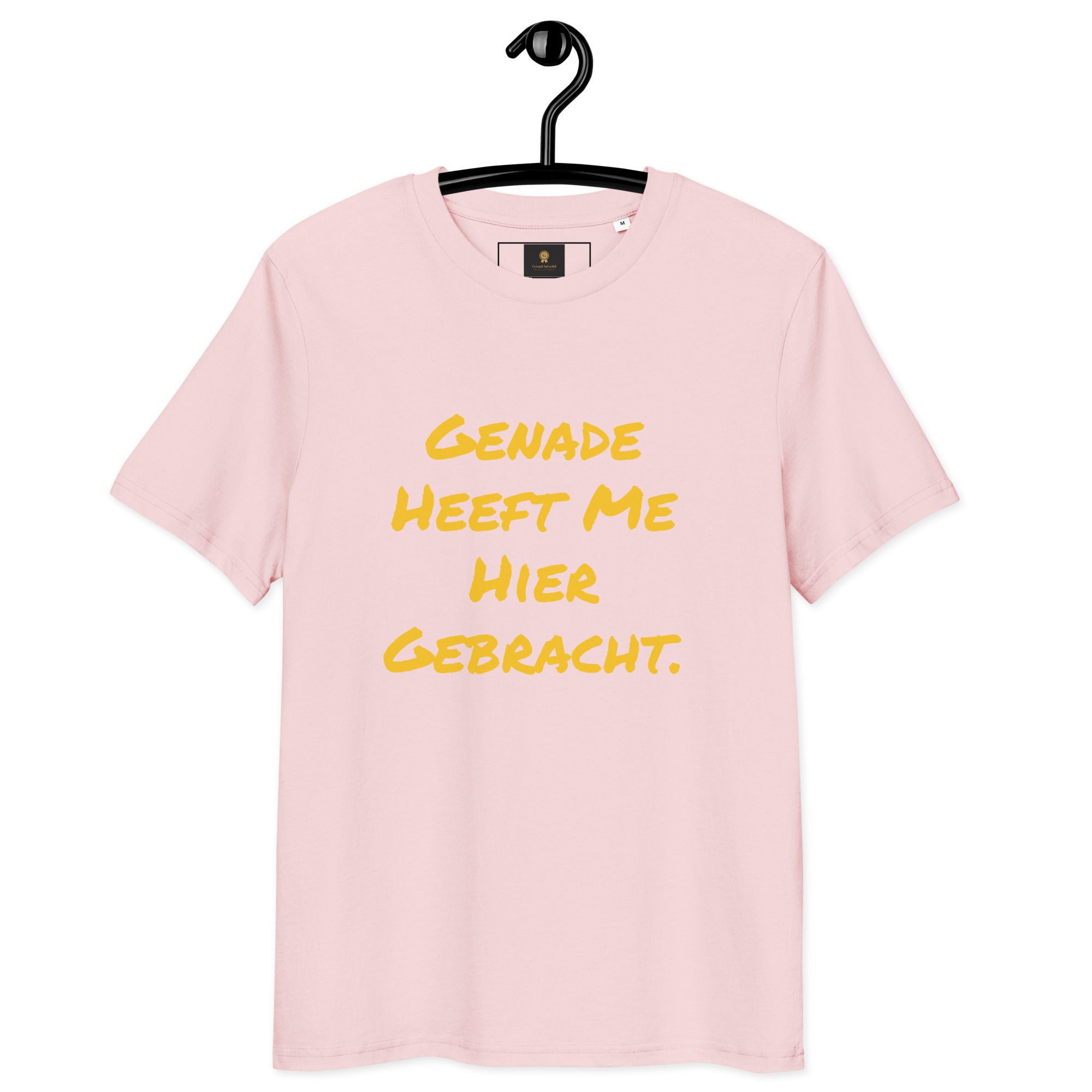 Genade T-Shirt in black featuring bold yellow text saying 'Genade Heeft Me Hier Gebracht.'