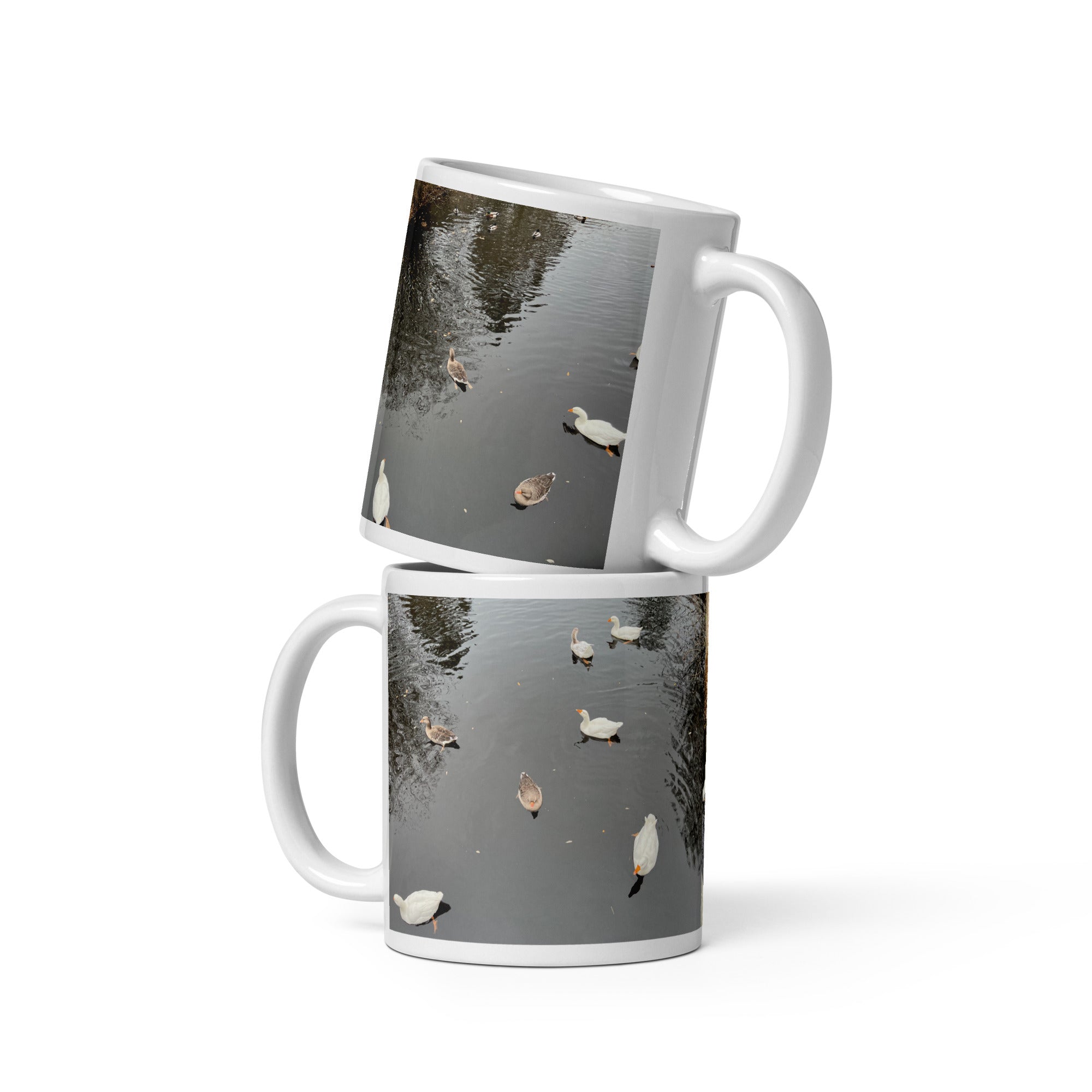 A Taste of Eindhoven food experience mugs displaying ducks on calm water.